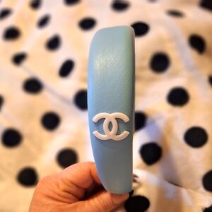 Nwot gorgeous blue headband